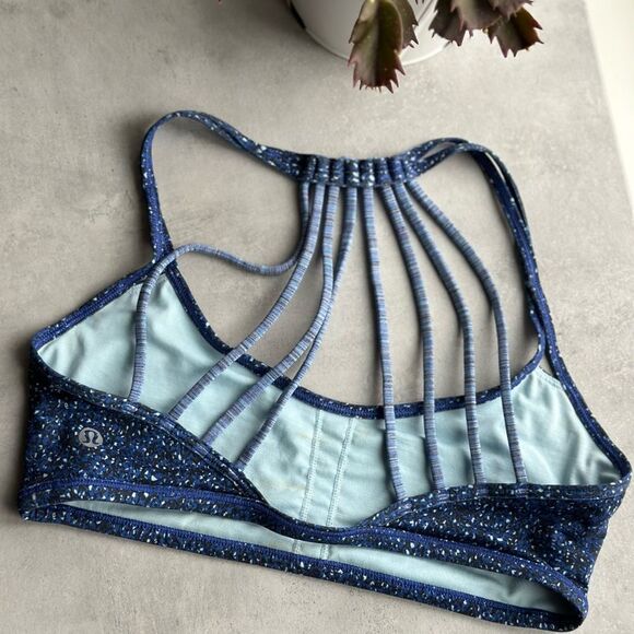 NWOT Lululemon blue sports bra - Picture 6 of 8